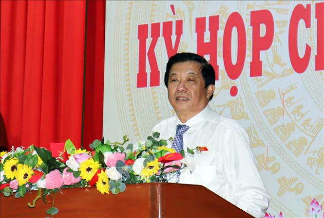 Bí thư Tỉnh ủy, Chủ tịch HĐND tỉnh Vĩnh Long Bùi Văn Nghiêm phát biểu tại kỳ họp. Ảnh: Phạm Minh Tuấn-TTXVN