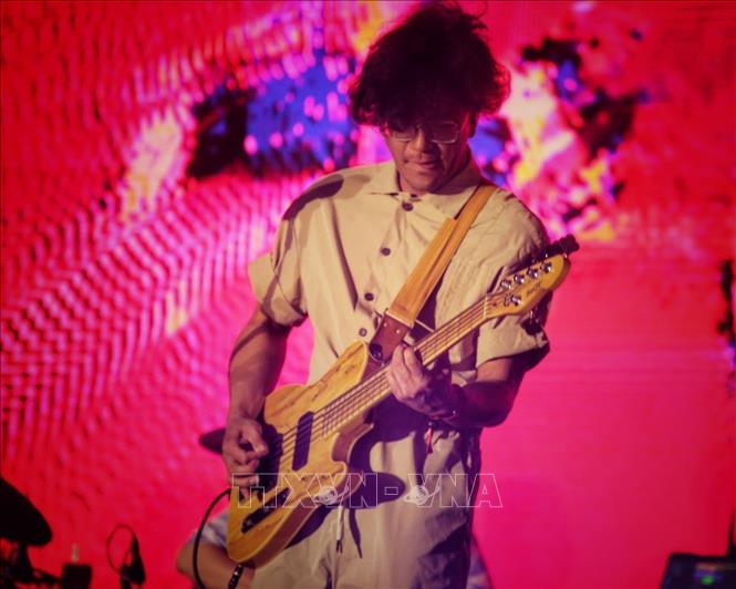 Tiết mục của ban nhạc Club Mild đến từ Singapore. Ảnh: Tuấn Đức - TTXVN