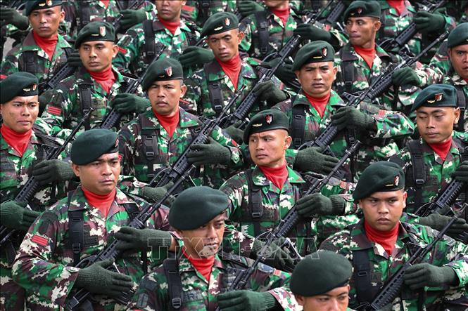 Lễ duyệt binh kỷ niệm 78 năm thành lập Quân đội quốc gia Indonesia ở Banda Aceh, ngày 5/10/2023. Ảnh: AFP/TTXVN