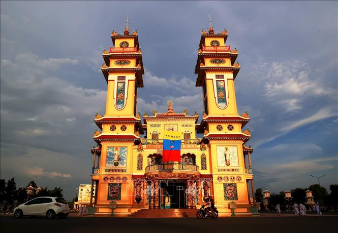Tay Ninh Holy See is designed with the image of a dragon horse lying down majestically, its head toward the West and its two horns pointing straight to the sky. VNA Photo: Hồng Đạt