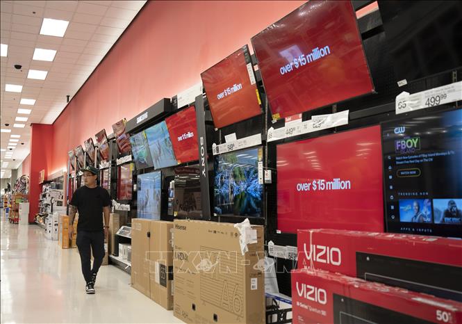 Gian hàng điện tử trong một siêu thị ở San Mateo, bang California, Mỹ ngày 17/10/2023. Ảnh: THX/TTXVN