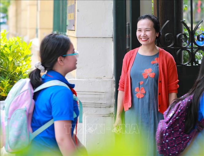 Nhà giáo Nguyễn Thị Thu Hà luôn tâm niệm dù ở vị trí công tác nào cũng phải tận tâm, tận lực để hoàn thành tốt nhiệm vụ được giao. Ảnh: Thanh Tùng - TTXVN 