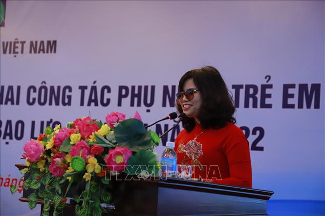 Bà Đinh Việt Anh, Phó Chủ tịch Hội người mù Việt Nam phát biểu tại Hội nghị. Ảnh: TTXVN phát