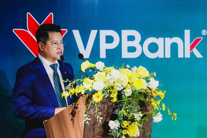 Ông Tetsuro Imaeda, Phó Tổng giám đốc đồng phụ trách Khối Kinh doanh toàn cầu, Ngân hàng SMBC phát biểu. Ảnh: Trần Việt - TTXVN 