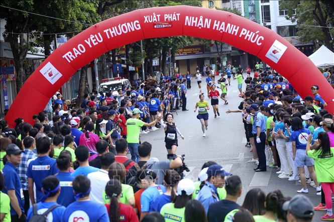 Các VĐV tham gia giải chạy. Ảnh: Tuấn Đức - TTXVN