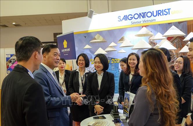 Nhiều doanh nghiệp lữ hành, du lịch hàng đầu Việt Nam tham dự ITB Asia 2023. Ảnh: Lê Dương-P/v TTXVN tại Singapore