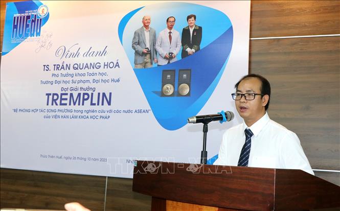 Tiến sĩ Trần Quang Hóa phát biểu tại buổi lễ. Ảnh: Tường Vi - TTXVN. 