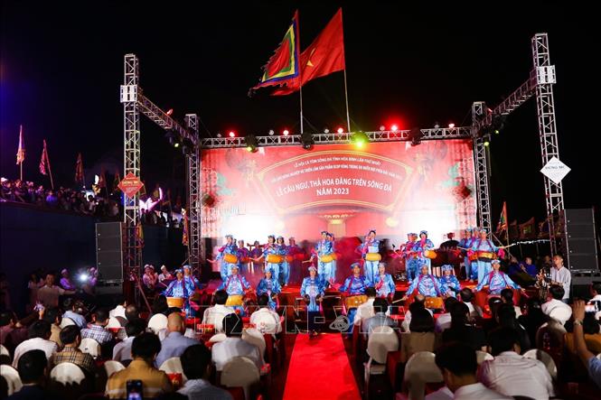 Lễ cầu ngư. Ảnh: Trọng Đạt - TTXVN