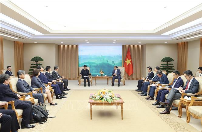 Prime Minister Pham Minh Chinh receives Governor of Japan’s Gunma prefecture Yamamoto Ichita. VNA Photo: Dương Giang