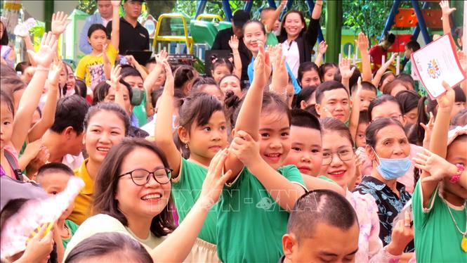Với phần chia sẻ, trình bày ấn tượng, hài hước nhưng vô cùng sâu sắc và ý nghĩa về chủ đề 