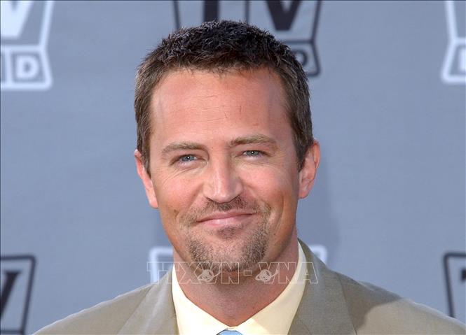 Nam diễn viên Matthew Perry tại lễ trao giải TV Land ở Hollywood, Mỹ ngày 2/3/2003. Ảnh: AFP/TTXVN