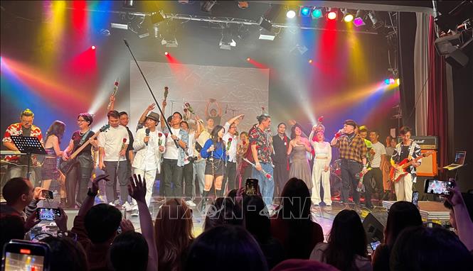 VNBU 2023 quy tụ 3 ban nhạc “95.8 MHZ” đến từ Hamburg, “M2 - Music & More” đến từ Berlin và Thich C-A đến từ Paris. Ảnh: Phương Hoa – PV TTXVN tại CHLB Đức