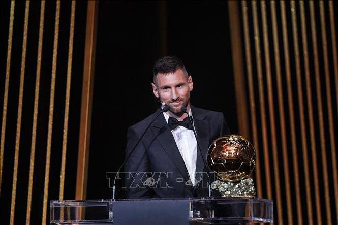 Tiền đạo Argentina Lionel Messi đoạt danh hiệu Quả bóng Vàng 2023. Ảnh: AFP/TTXVN