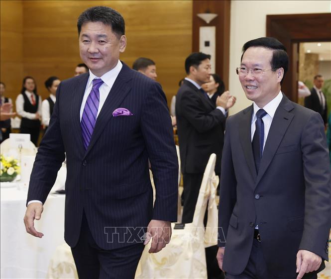 President Vo Van Thuong and Mongolian President Ukhnaagiin Khurelsukh. VNA Photo: Thống Nhất