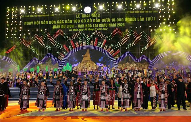 Phần giới thiệu của các dân tộc tại Lễ khai mạc. Ảnh: Quý Trung – TTXVN