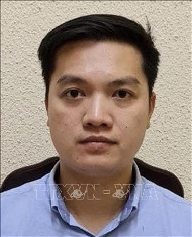 Bị can Đỗ Ngọc Tuyền, sinh năm 1988, Chuyên viên Phòng Kinh doanh mua điện, Công ty Mua bán điện, Tập đoàn Điện lực Việt Nam. Ảnh: TTXVN phát