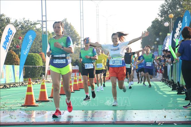 6.000 vận động viên tham gia Giải chạy Bepharco Bến Tre Marathon 2023. Ảnh: Chương Đài - TTXVN