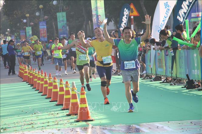 6.000 vận động viên tham gia Giải chạy Bepharco Bến Tre Marathon 2023. Ảnh: Chương Đài - TTXVN