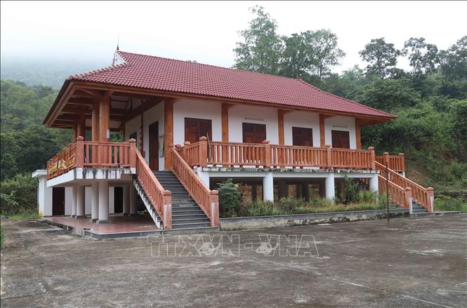 Nhà văn hóa sinh hoạt cộng đồng của người Ơ Đu ở bản Văng Môn, xã Nga My, huyện Tương Dương. Ảnh: Xuân Tiến - TTXVN 