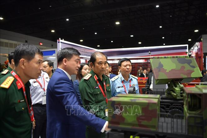 A Vietnamese delegation led by Deputy Chief of the General Staff of the Vietnam People's Army Sen. Lieut. Gen Phung Si Tan attend the Defence & Security 2023 show that opened in Thailand on November 6. VNA Photo: Huy Tiến