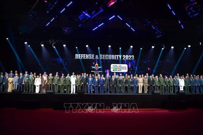 A Vietnamese delegation led by Deputy Chief of the General Staff of the Vietnam People's Army Sen. Lieut. Gen Phung Si Tan attend the Defence & Security 2023 show that opened in Thailand on November 6. VNA Photo: Huy Tiến