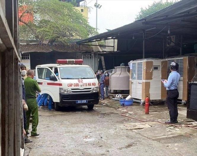 Lực lượng chức năng đã có mặt tại hiện trường để ứng cứu. Ảnh: TTXVN phát