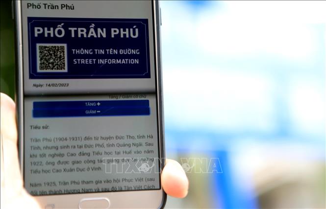 Màn hình điện thoại hiển thị các thông tin sau khi quét QR code trên bảng tên phố Trần Phú (thành phố Thái Bình). Ảnh: Thế Duyệt – TTXVN