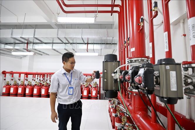 Hệ thống chống cháy được trang bị thiết bị hiện đại tại IDC VNPT. Ảnh: Minh Quyết – TTXVN