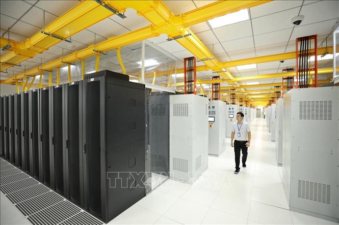 VNPT IDC Hòa Lạc có tổng diện tích sử dụng lên tới 23.000 m2 sàn, có quy mô đến 2.000 tủ racks - lớn nhất tại Việt Nam hiện nay. Ảnh: Minh Quyết – TTXVN