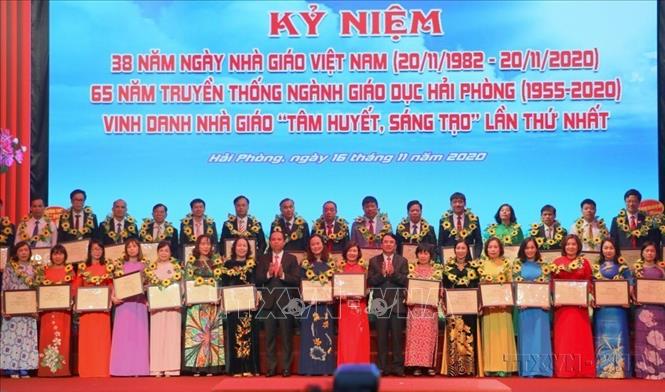 Các nhà giáo tâm huyết, sáng tạo được Sở Giáo dục và Đào tạo Hải Phòng vinh danh (2020). Ảnh: Minh Thu - TTXVN