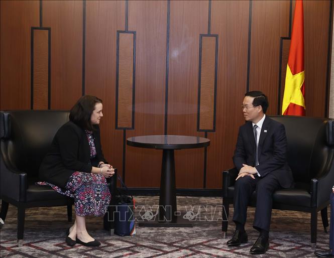 Chủ tịch nước Võ Văn Thưởng tiếp bà Erin Bromaghim, Phó Thị trưởng thành phố Los Angeles. Ảnh: Thống Nhất – TTXVN
