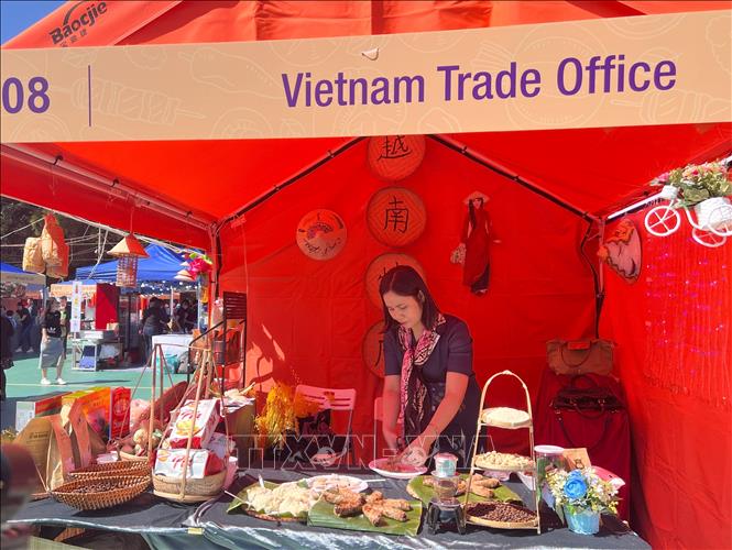 Gian hàng của Thương vụ Việt Nam tại Lễ hội ẩm thực quốc tế Hong Kong (Trung Quốc). Ảnh: Mạc Luyện- pv TTXVN tại Hong Kong