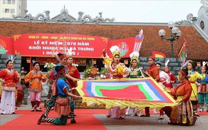 Màn sử thi tái hiện cuộc khởi nghĩa Hai Bà Trưng tại tại khu di tích Đền thờ Hai Bà Trưng (Hà Nội). Năm 2018, Lễ hội đền Hai Bà Trưng được công nhận là Di sản văn hóa phi vật thể quốc gia. Ảnh: Thành Đạt - TTXVN