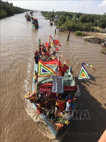 Lễ hội Nghinh Ông là lễ hội có truyền thống đâu đời của ngư dân miền duyên hải và của những người đi biển. Ảnh: Như Bình - TTXVN