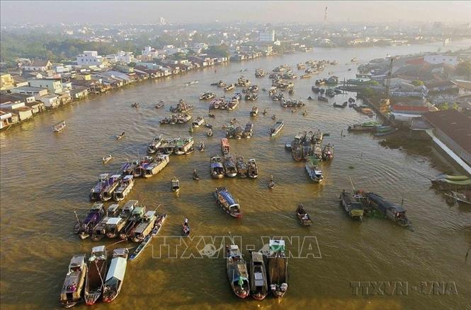 Chợ nổi Cái Răng được Bộ VH, TT&DL công nhận là Di sản văn hóa phi vật thể cấp quốc gia năm 2016 và được Tạp chí du lịch Rough Guide của Anh bình chọn là một trong 10 chợ ấn tượng nhất thế giới năm 2022. Ảnh: An Hiếu - TTXVN