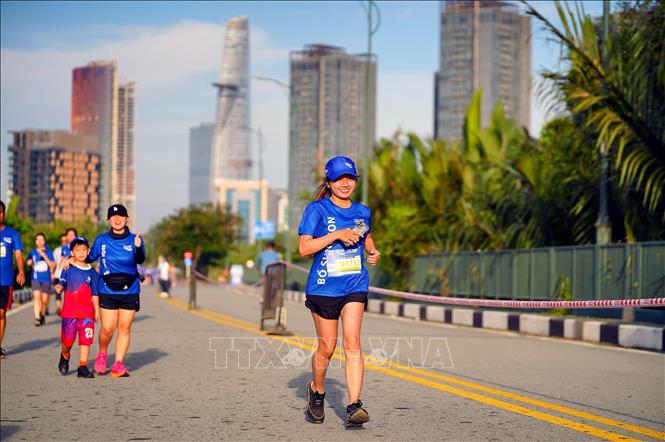 Các vận động viên xuất phát Giải chạy Pocari Sweat Run Việt Nam – năm 2023. Ảnh: Thanh Vũ - TTXVN
