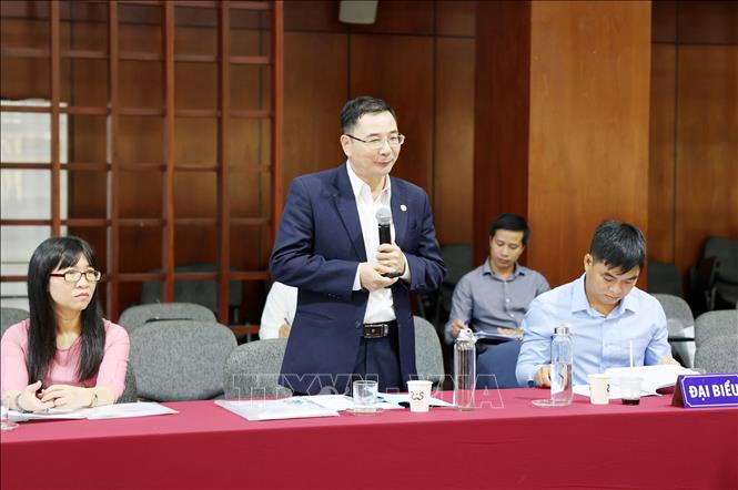 Tiến sĩ Triệu Văn Thịnh, Trường Đại học Tây Nguyên trình bày tham luận. Ảnh: Hoài Thu – TTXVN