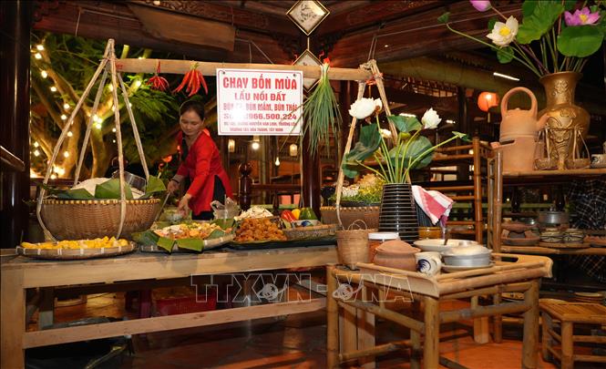 Độc đáo phiên chợ xưa với ẩm thực chay và nhiều trò chơi dân gian tại ...