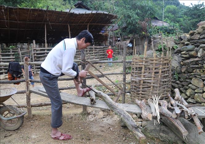 Cuộc sống của người dân bản Na Ngân, xã Nga My (Tương Dương, Nghệ An). Ảnh: Xuân Tiến - TTXVN 