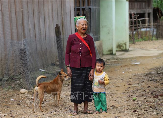 Cuộc sống hàng ngày của người dân bản Na Ngân, xã Nga My (Tương Dương, Nghệ An). Ảnh: Xuân Tiến - TTXVN 
