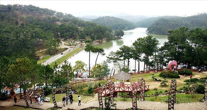 Da Lat's Valley of Love famous for its charming appearance has long been a rendezvous place for couples visiting Dalat. VNA Photo 