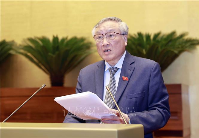 Chánh án Tòa án nhân dân tối cao Nguyễn Hòa Bình trình bày Báo cáo công tác năm 2023. Ảnh: Doãn Tấn - TTXVN
