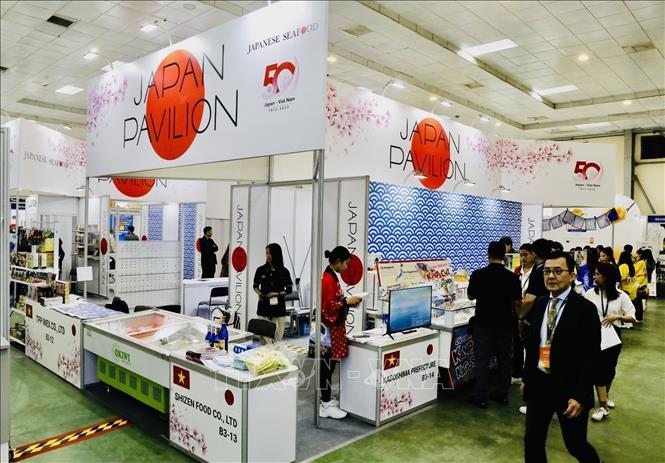A booth introducing foods from Japan. VNA Photo: Trần Việt 