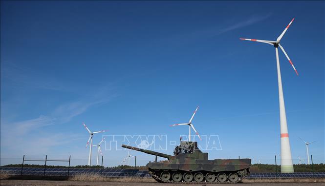 Xe tăng Leopard 2 A4 tại khu huấn luyện quân sự ở Mahlwinkel, Đức, ngày 16/3/2023. Ảnh: AFP/TTXVN