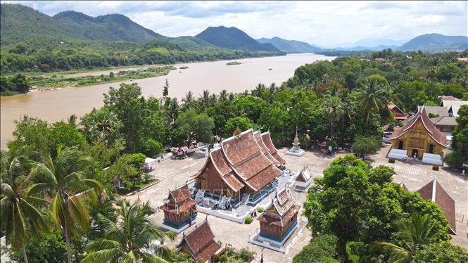 Chùa Wat Xiengthong nhìn từ trên cao. Ảnh: Bá Thành - Phóng viên TTXVN tại Lào