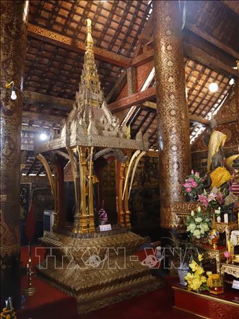 Bên trong Ngôi chính điện của chùa Wat Xiengthong. Ảnh: Phạm Kiên - Phóng viên TTXVN tại Lào