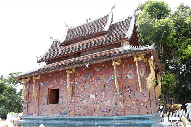 Ngôi miếu nhỏ trong khuôn viên chùa Wat Xiengthong. Ảnh: Phạm Kiên - Phóng viên TTXVN tại Lào