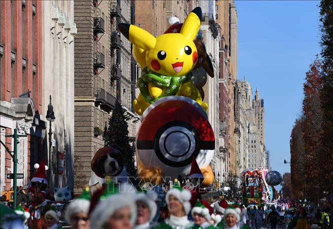 Năm nay, người dân Mỹ đón Lễ Tạ ơn truyền thống trong bối cảnh an ninh được thắt chặt do làn sóng bài Do Thái và Hồi giáo ở Mỹ gia tăng. Ảnh: Diễu hành trong lễ Tạ ơn ở New York (Mỹ) ngày 23/11/2023. Ảnh: THX/TTXVN