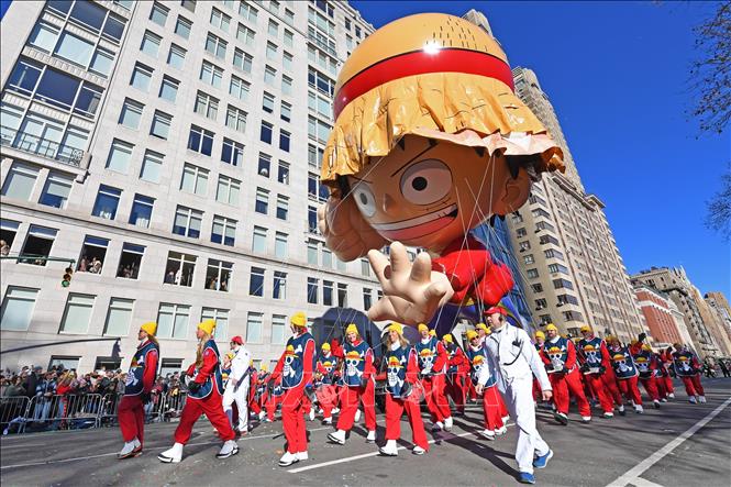 Năm nay, người dân Mỹ đón Lễ Tạ ơn truyền thống trong bối cảnh an ninh được thắt chặt do làn sóng bài Do Thái và Hồi giáo ở Mỹ gia tăng. Ảnh: Diễu hành trong lễ Tạ ơn ở New York (Mỹ) ngày 23/11/2023. Ảnh: THX/TTXVN