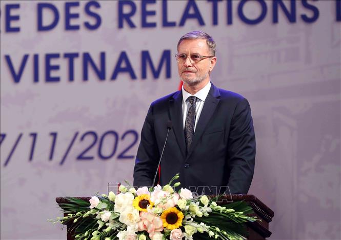 Đại sứ Đặc mệnh toàn quyền Cộng hòa Pháp tại Việt Nam Olivier Brochet phát biểu. Ảnh: An Đăng - TTXVN